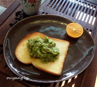 Avocado and walnut bread