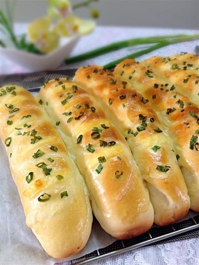 Onion and cheese bread