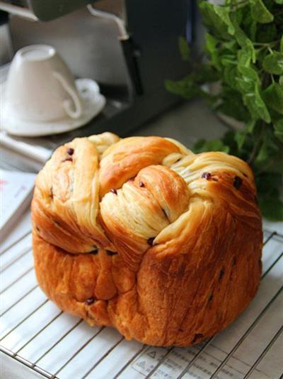 Red bean Danish bread