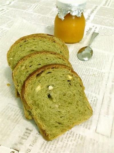 Tea and cheese bread