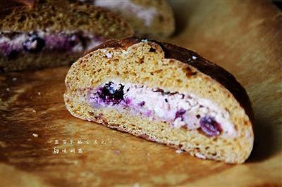 Blueberry cheese and whole wheat