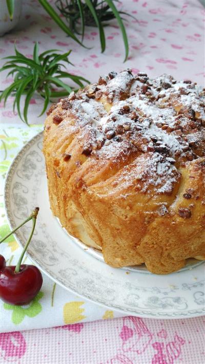 Mountain walnut bread