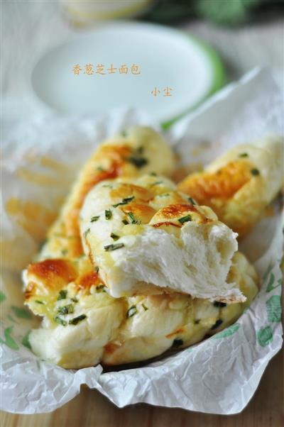 Onion and cheese bread