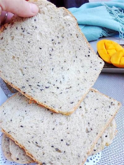 Black sesame seed toast