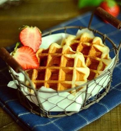 Huevos waffle panecillo