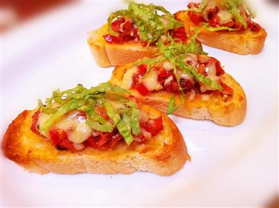 Tomato and garlic bread