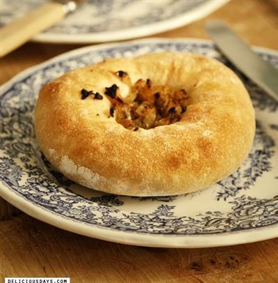 Bialys Libyan shredded onion bread roll