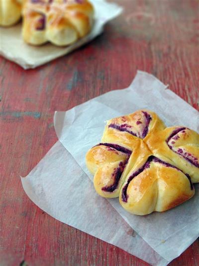 Purple bread with love