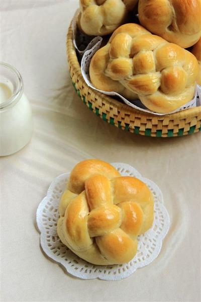 Embroidered bread