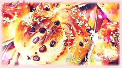 Red bean bread rolls