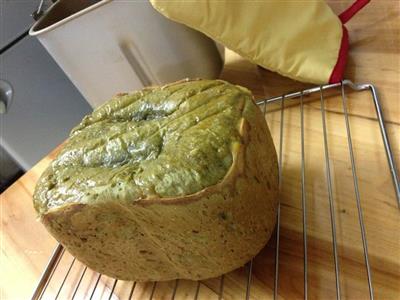 Tea and walnut bread