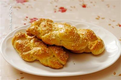 Sesame-flavored bread