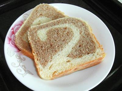 Two-tone yogurt toast