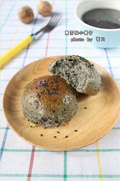 Black sesame seeds