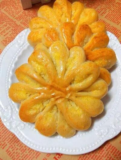 Cabbage flower bread