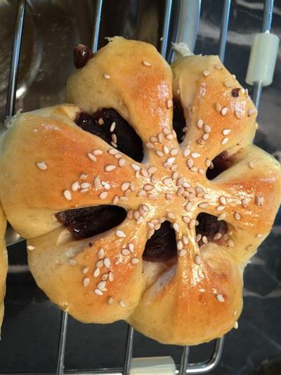 Flower and bean bread