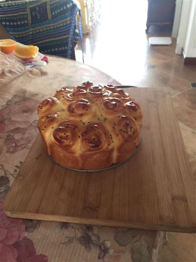 Rose bread