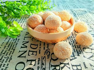 Protein silk balls