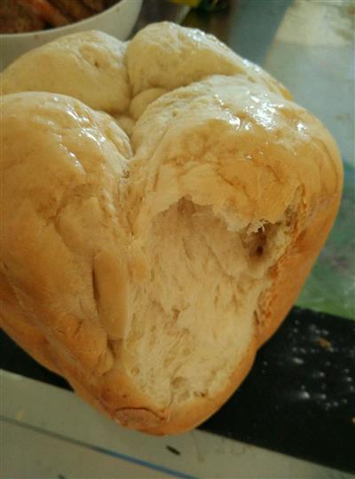 Yoghurt and honey tearing bread