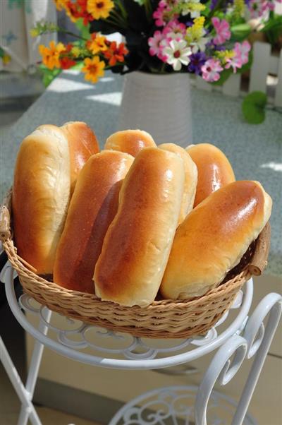 Hot dog bread with pom-poms