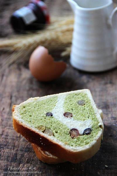 Two-tone tea toast