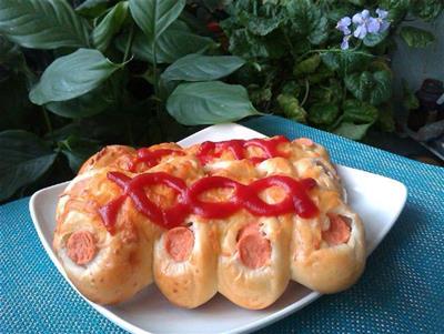 Tomato and cheese bread