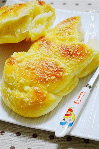 Spaghetti braid pan de