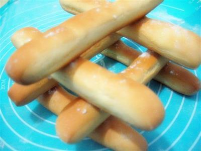 Sugar cream yellow bread sticks