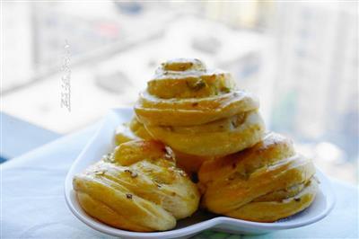 Onion flower rolls