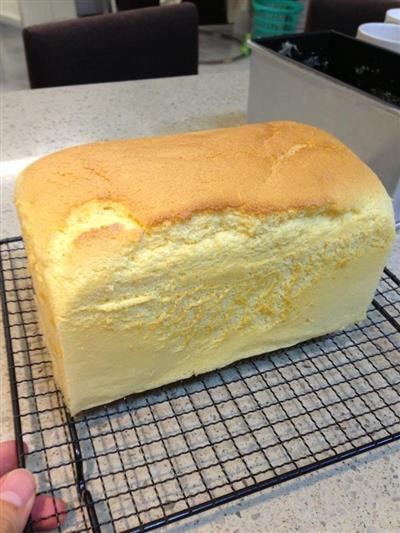 Cake bread