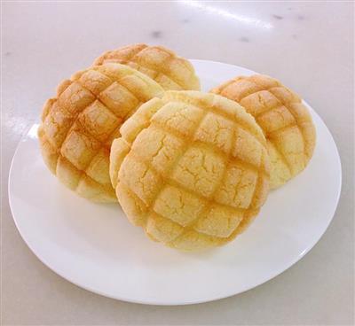 Japanese pineapple bread