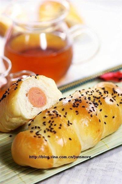 Hot dog rolls