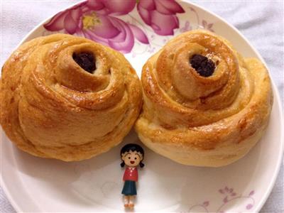 Potato and rose bread