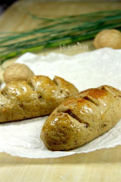 Milk and walnut bread