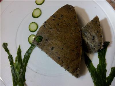 Black sesame fish bread with nourishment