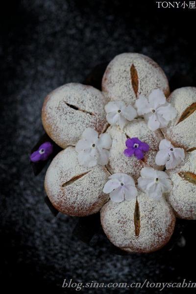 Flower honey bean bread