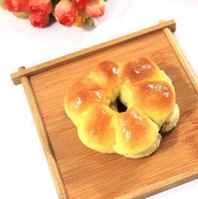 Honey bean flower bread