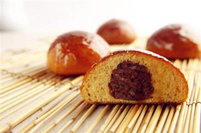 Flavored red bean bread