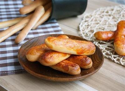 Cheese bread sticks with a lot of flavor