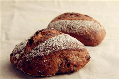 Farmer's rose and red bean bread