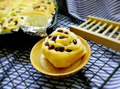 Honey bean bread rolls - a sweet choice for breakfast