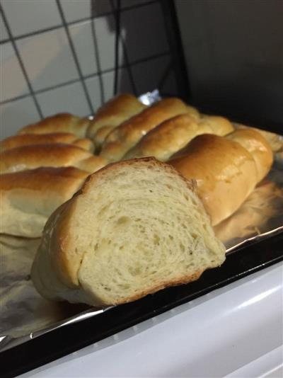 Yoghurt bread