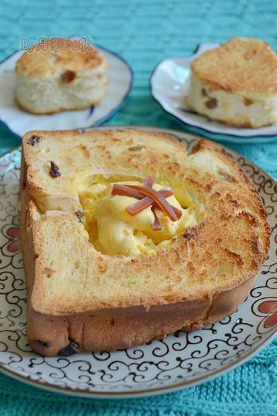 Ice cream and milk toast