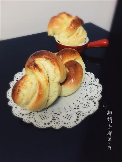 Coconut bread rolls