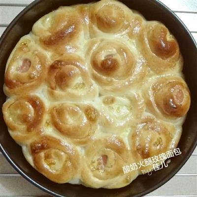 Yoghurt ham and rose bread