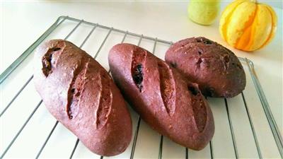 Blueberry, walnut, and purple bread