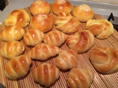 When cow horn bread meets cheese and coconut bread