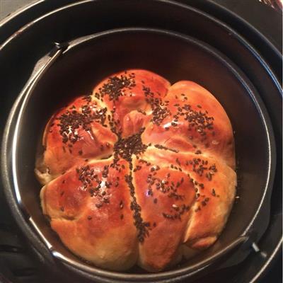 Air frying pan for bread