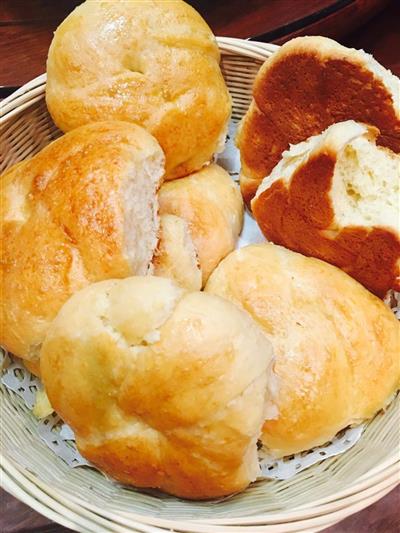 Flowers of coconut bread