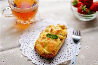 Egg and cheese bread